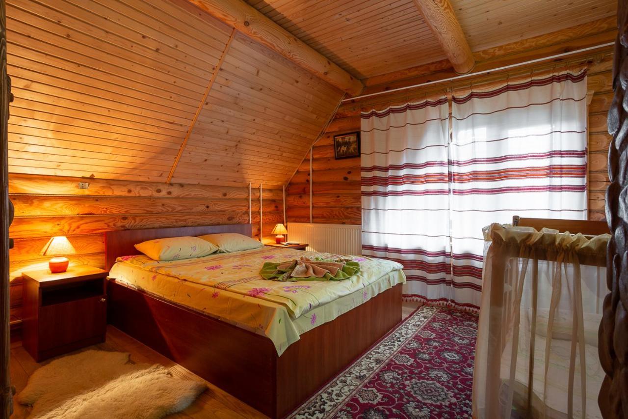 Gostynnyi Dvir Burkut Hotel Verkhovyna Exterior foto