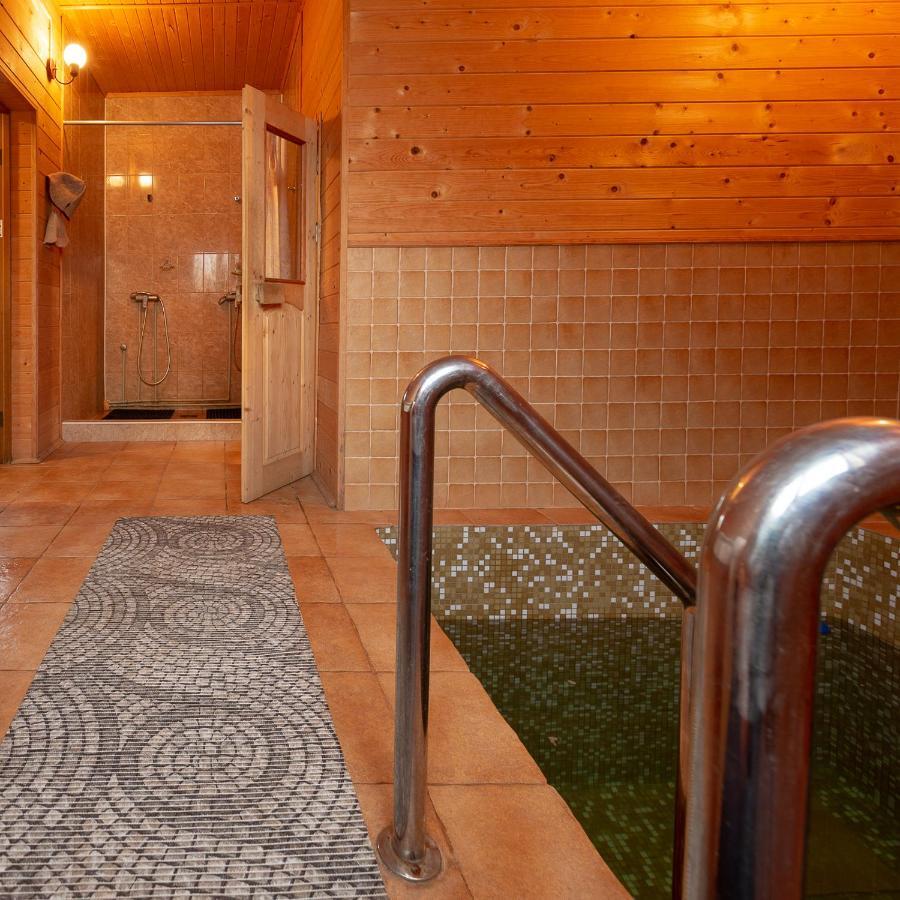 Gostynnyi Dvir Burkut Hotel Verkhovyna Exterior foto